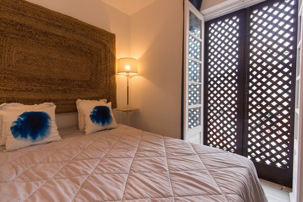 2 habitaciones, tabla de planchar con plancha, wifi y ropa de cama