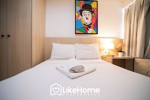 WiFi (無料)