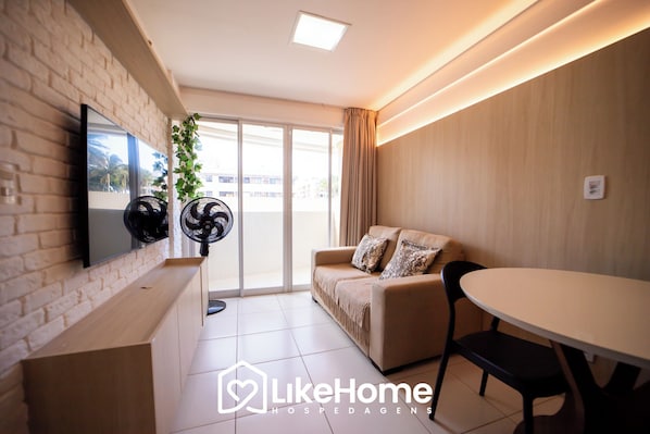 Basic Apartment | Living room