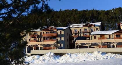 Wifi, 20m from ski slopes, fitness, swimming pool, terrace, balcony, tv, ski locker, 27m²