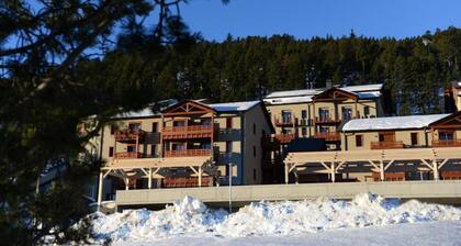 Wifi, à 20m des pistes de ski, remise en forme, piscine, terrasse, balcon, télévision, casier à ski