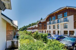 Exterior - 300m from ski slopes, fitness, swimming pool, parking, tv, ski locker, 25m², La Féclaz (Les Déserts)
