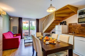 Interior - 300m from ski slopes, fitness, swimming pool, parking, tv, ski locker, 25m², La Féclaz (Les Déserts)