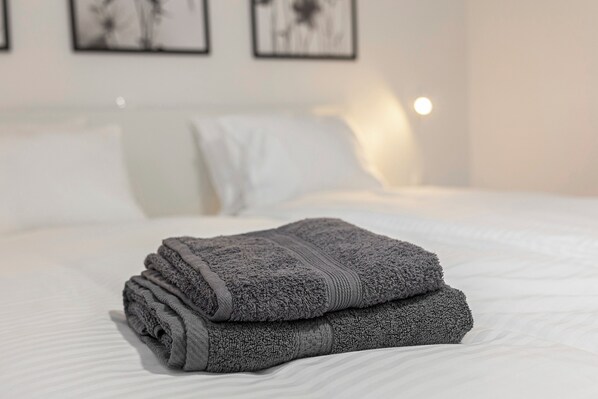 2 bedrooms, in-room safe, iron/ironing board, free WiFi