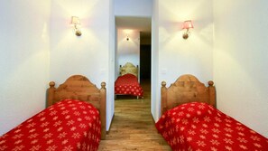 1 bedroom, free WiFi - Ski-in/ski-out & foot of the slopes, balcony, parking, tv, ski locker, 36m², Val d'Allos (Allos)