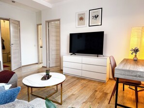 Smart TV, computer monitors