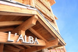 Exterior detail - 50m from shops, terrace, balcony, parking, tv, ski locker, 102m², Les 2 Alpes (Les Deux Alpes)