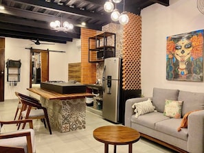 Comfort Apartment, Balcony, Sea View | Ruang tamu