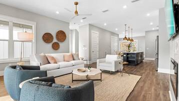 Casa (Multiple Bedrooms) | Parte interna