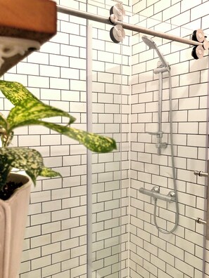 Bathroom - La Violette Bed & Breakfast (Wakefield)