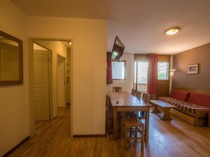 Dining - 250m from ski slopes, terrace, balcony, tv, ski locker, 47m², Orcières Merlette 1850 (Orcières)