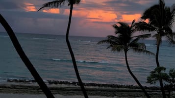 Camastros y toallas de playa