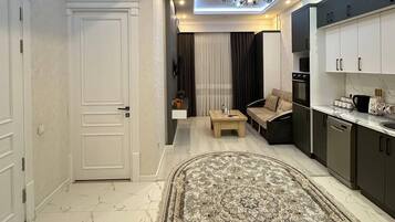 Coffee/tea maker, electric kettle