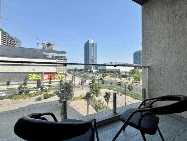 Appartement Confort, balcon, vue jardin | Vue de la chambre