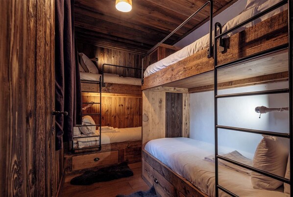 5 Schlafzimmer, Bügeleisen/Bügelbrett, kostenloses WLAN, Bettwäsche