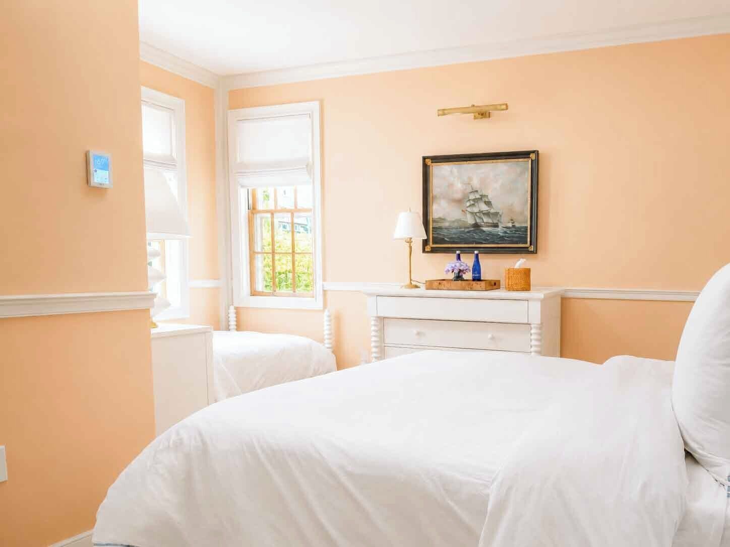 WiFi (free), bed sheets
