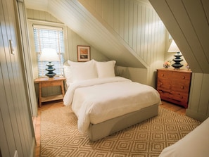 Deluxe Studio Suite, City View | WiFi (free), bed sheets - Sawyer House (Nantucket)