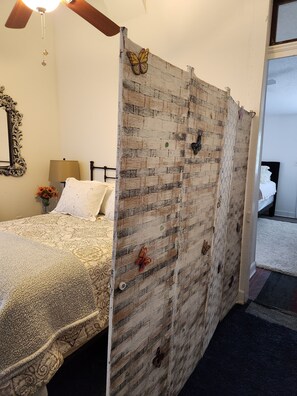 2 bedrooms, iron/ironing board, internet, bed sheets - Charming 2-bedroom apartment in amazing New Orleans with AC (New Orleans)