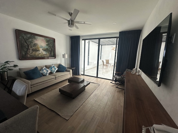 Family Apartment, 2 Bedrooms, Hill View | Living area