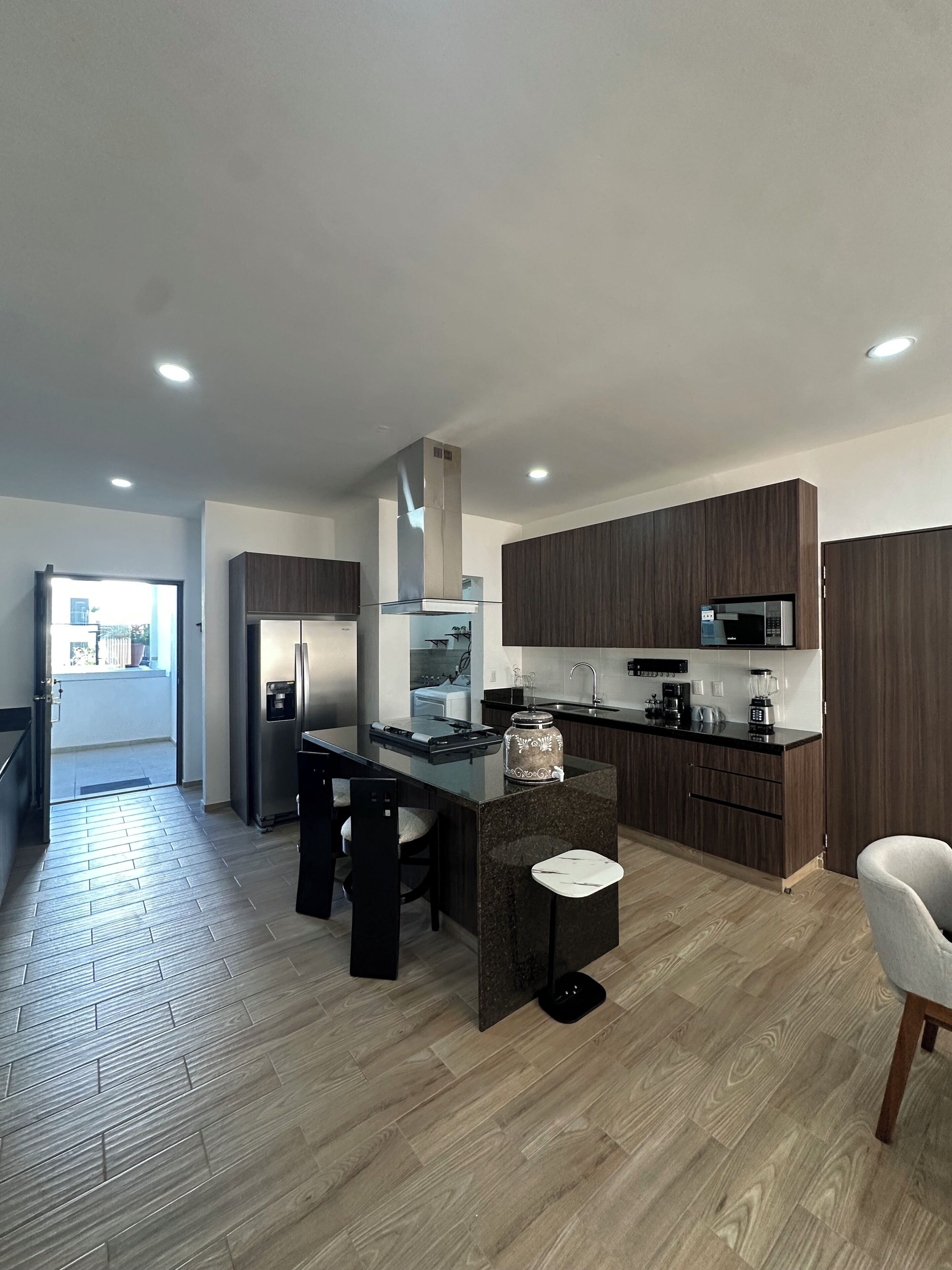 Familienapartment, 2 Schlafzimmer, Hügelblick | Eigene Küche | Großer Kühlschrank, Mikrowelle, Ofen, Herdplatte