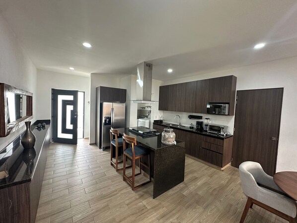 Deluxe Apartment, 2 Bedrooms, Hill View | Living area - LUXOR & CONDO OJOS ESPAÑOLES (Chapala)