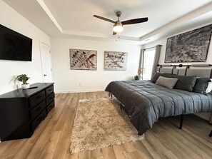 3 bedrooms, desk, iron/ironing board, free WiFi