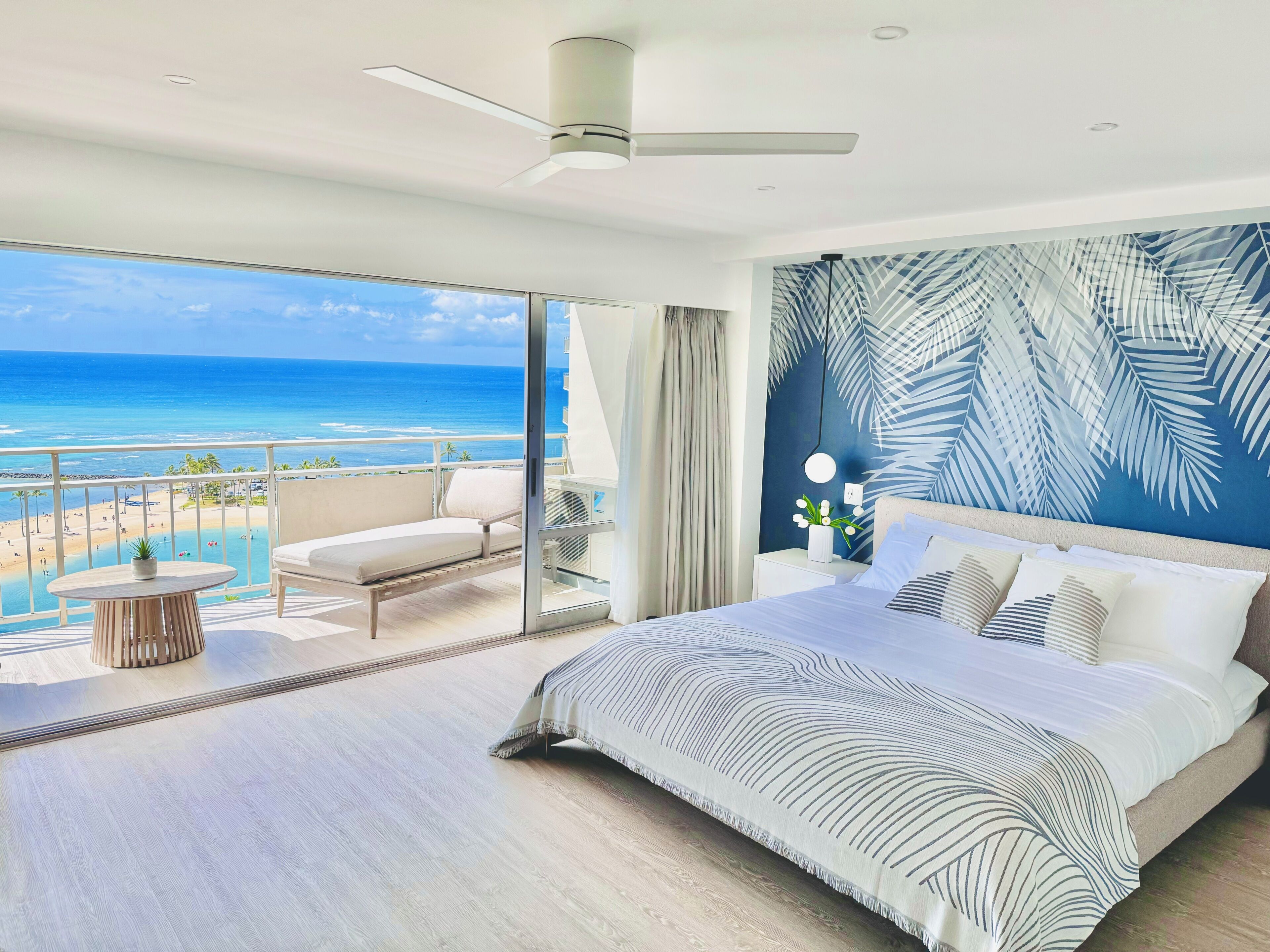 Panoramic Oceanfront Studio Suite, 1 King Bed 1 Sofa bed, Full Kitchen, 5-Min Walk to Beach | Vue sur l’eau