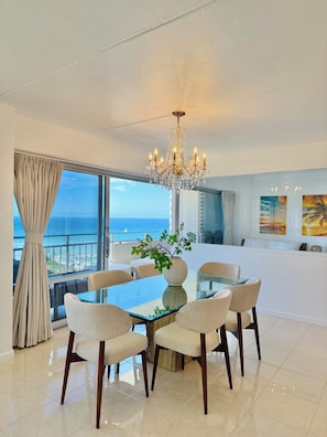 Exclusive House, Multiple Beds, Balcony, Ocean View | In-room dining
