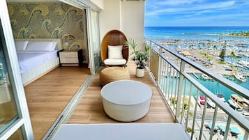 Oceanview Studio Suite, 1 King Bed and 1 Sofa bed, Full Kitchen, 5-Minute Walk to Beach | Terrace/patio
