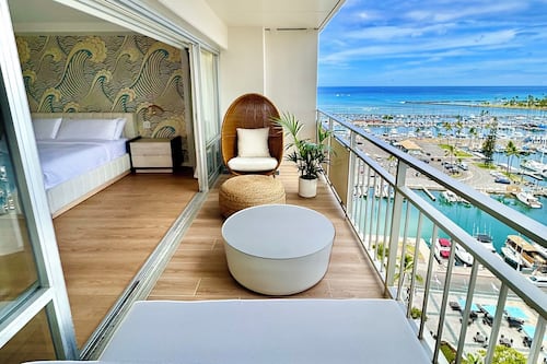 Panoramic-Studiosuite, 1 King-Bett und Schlafsofa, Balkon, Meerblick | Terrasse/Patio