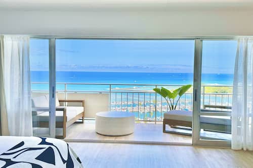 Panoramic Oceanfront Studio Suite, 1 King Bed and 1 Sofa bed, Full Kitchen, 5-Minute Walk to Beach | Beach/ocean view