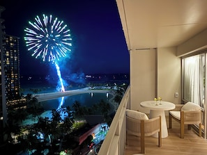 Suite Studio Romantique, 1 très grand lit et 1 canapé-lit, balcon, vue océan | Terrasse/Patio