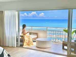 Honeymoon Studio Suite, 1 King Bed with Sofa bed, Balcony, Ocean View