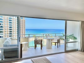 Panoramic Oceanfront Studio Suite, 1 King Bed with 1 Sofa bed, Full Kitchen, 5-Min Walk to Beach | Balcony