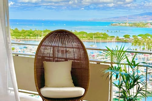 Panoramic-Studiosuite, 1 King-Bett und Schlafsofa, Balkon, Meerblick | Terrasse/Patio