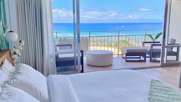 Honeymoon Studio Suite, 1 King Bed with Sofa bed, Balcony, Ocean View | Beach/ocean view
