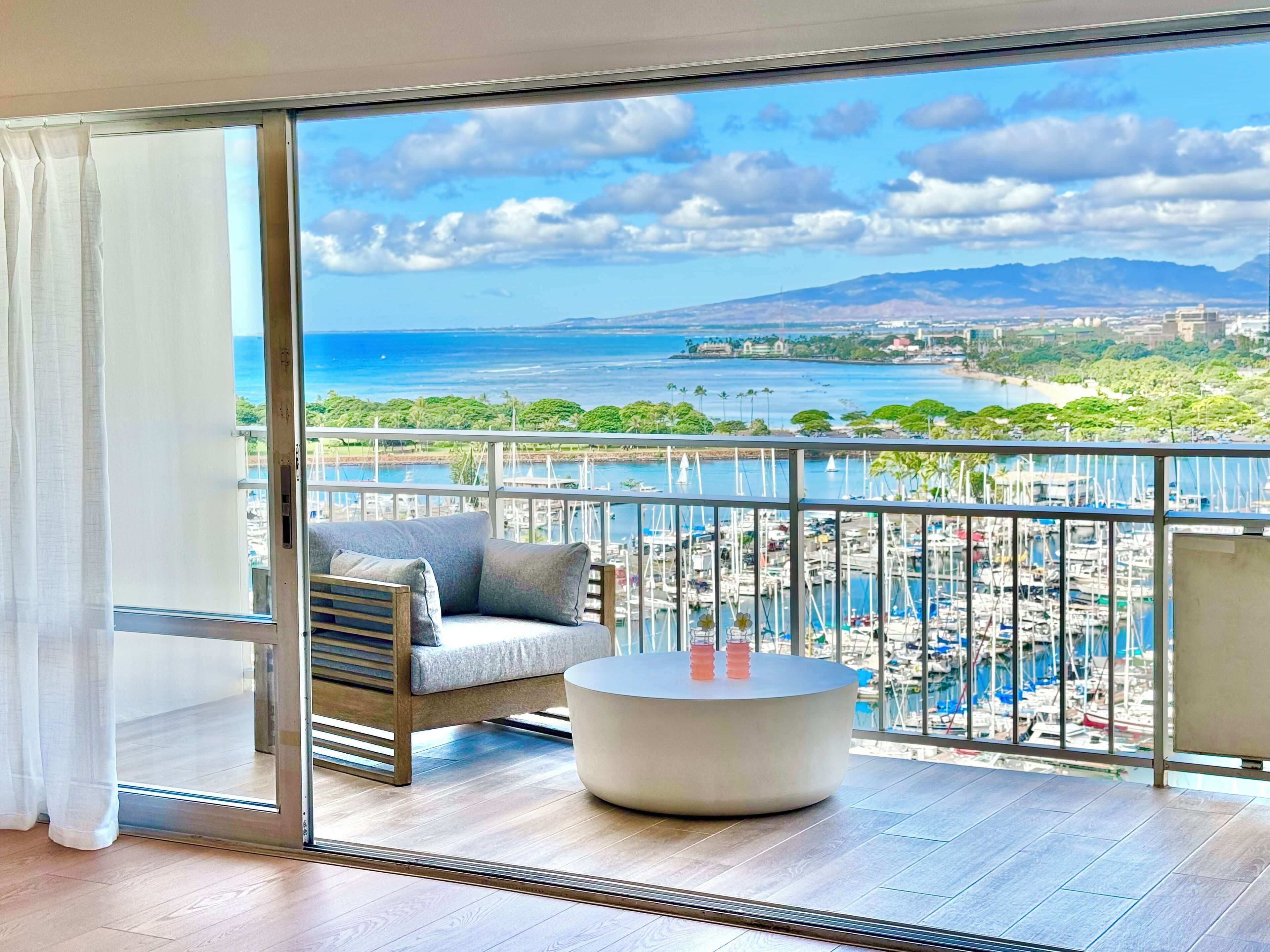 Oceanview Studio Suite, 1 King Bed and 1 Sofa bed, Full Kitchen, 5-Min Walk to Beach | Beach/ocean view