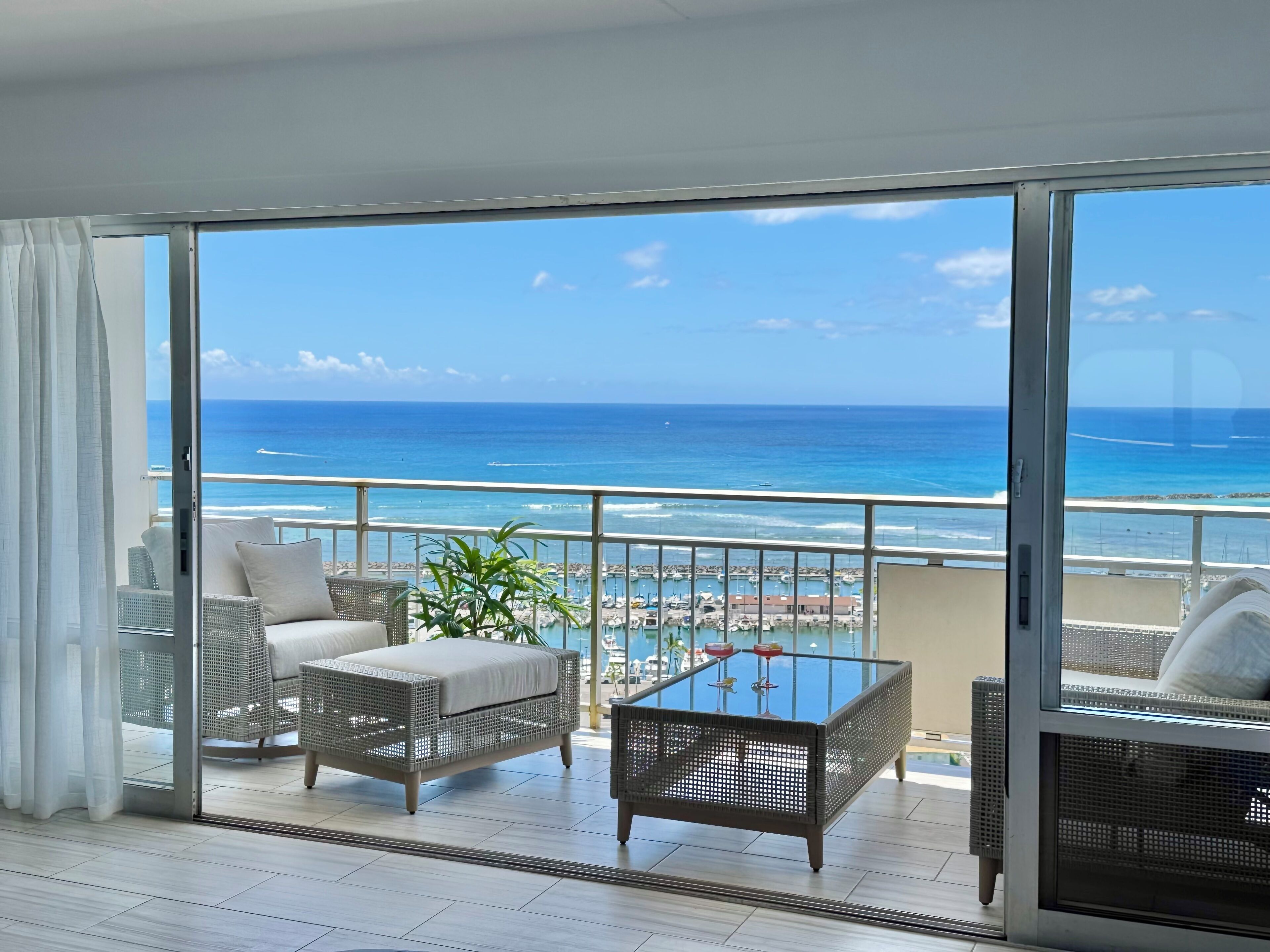 Panoramic Oceanfront Studio Suite, 1 King Bed with 1 Sofa bed, Full Kitchen, 5-Minute Walk to Beach | Terrace/patio