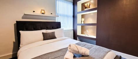 1 bedroom, iron/ironing board, Internet, bed sheets