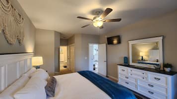 3 bedrooms, iron/ironing board, travel crib, free WiFi