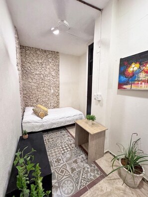 Economy Single Room | Free WiFi