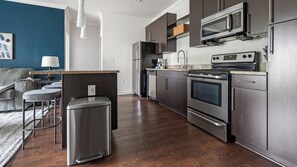 Apartment, 3 Bedrooms | Private kitchen