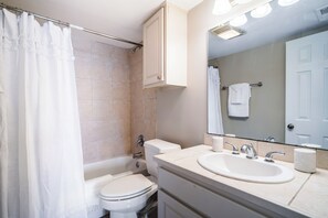 Apartment, 1 Bedroom | Bathroom