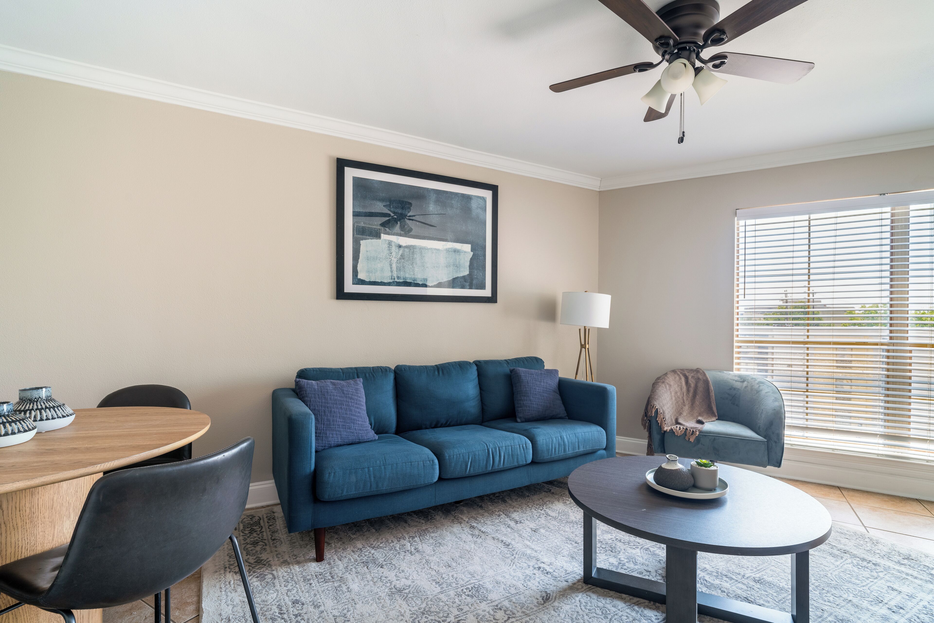 Apartment, 2 Bedrooms | Living room | 50-inch TV with digital channels