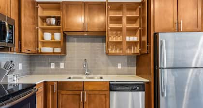 Landing Apartments - Lewisville