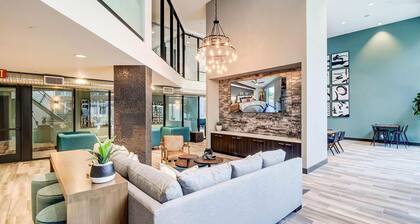 Biltmore Apartments By Landing