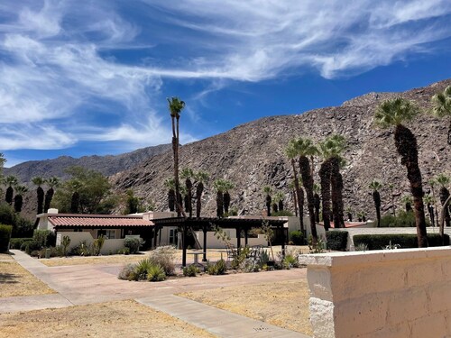 2 Bedrooms on the Golf Course with Mountain Views