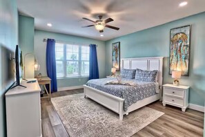 3 bedrooms, iron/ironing board, internet, bed sheets - Luxury 3BR Waterfront Condo across from the beach (Madeira Beach)