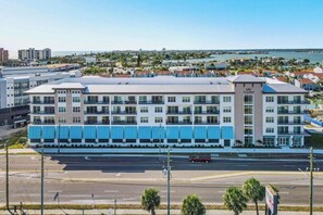 Exterior - Luxury 3BR Waterfront Condo across from the beach (Madeira Beach)