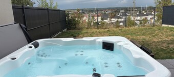 La Bulle Dorée Private Jacuzzi Amneville Cité des loisirs 8 p